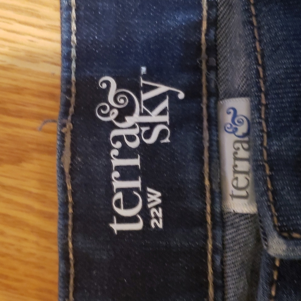 Jean Shorts - Picture 2 of 3